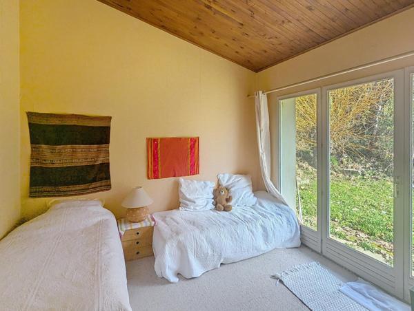 Herbeys : villa d'architecte T5 de 120 m² sur terrain 962 m²