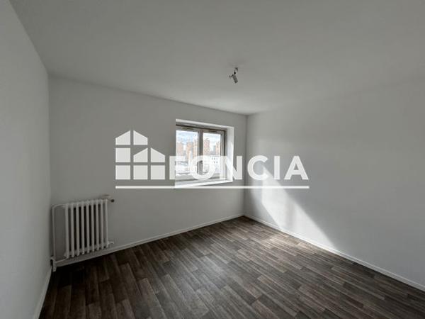 Appartement 3 pièces T3 F3 56.7 m² à Bobigny 93000 à vendre