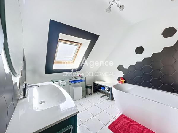 Maison à LA GOUESNIERE, 35350 - 6 pièces 109m²