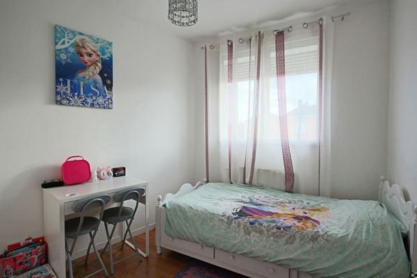 Charmante maison, beau volume et proche toutes commodités