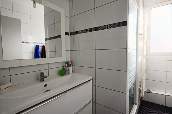 Charmante maison, beau volume et proche toutes commodités