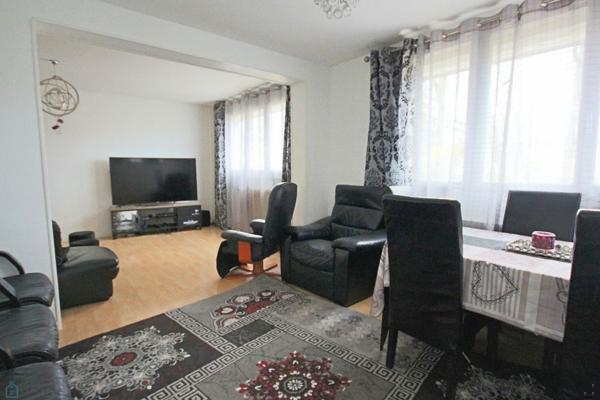 Charmante maison, beau volume et proche toutes commodités