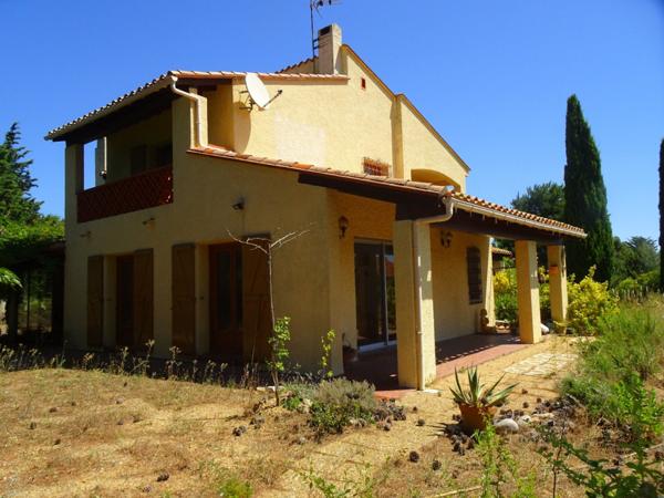 Villa 8 pièces sur terrain arboré 3500m²
