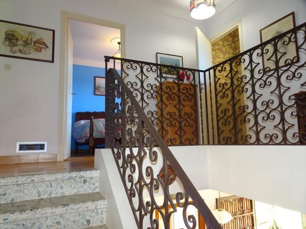 Villa 8 pièces sur terrain arboré 3500m²