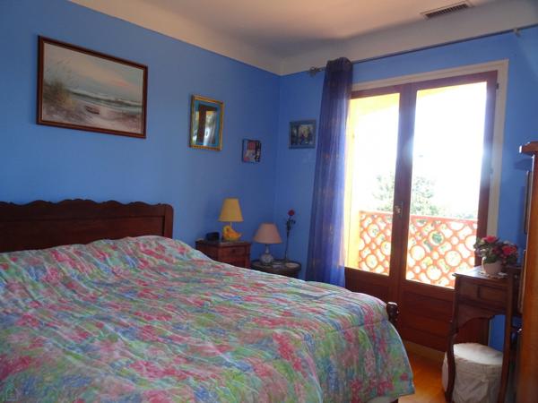 Villa 8 pièces sur terrain arboré 3500m²