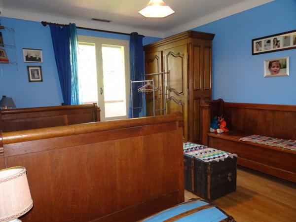 Villa 8 pièces sur terrain arboré 3500m²