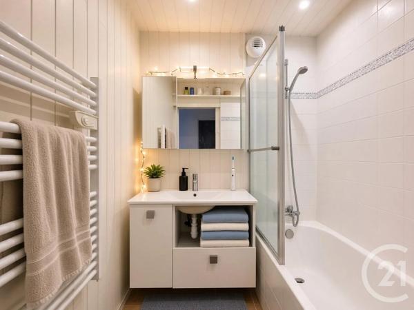 Appartement F4 à vendre  4 pièces - 66,57 m 2   FRESNES  - 94
