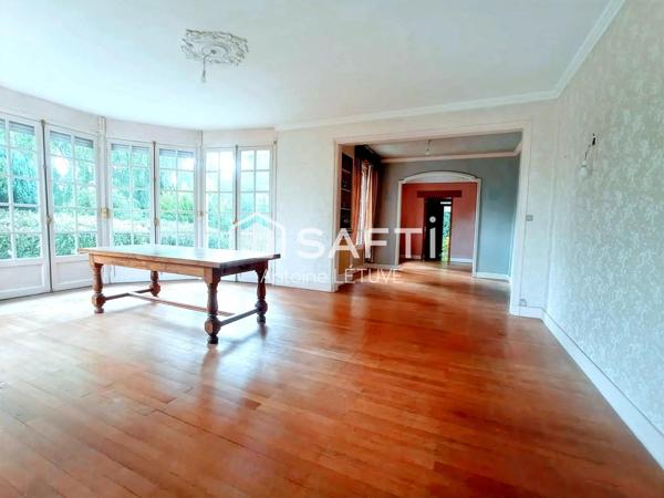 Pavillon Bourgeois de 5 chambres sur Jardin arboré