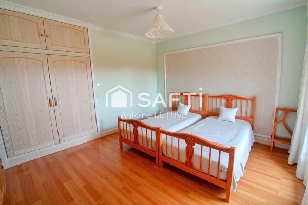 Pavillon Bourgeois de 5 chambres sur Jardin arboré