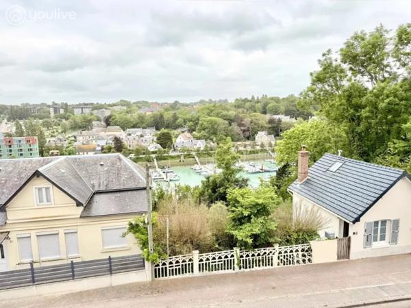BIEN D’EXCEPTION AU CŒUR DE SAINT-VALERY-EN-CAUX MAISON + ANNEXE + PATIO – VUE PORT – NOUVEAU PRIX 395 000 € HAI