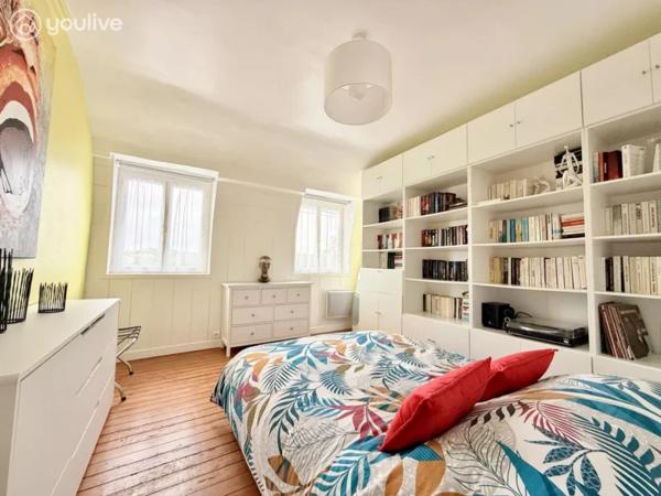 BIEN D’EXCEPTION AU CŒUR DE SAINT-VALERY-EN-CAUX MAISON + ANNEXE + PATIO – VUE PORT – NOUVEAU PRIX 395 000 € HAI