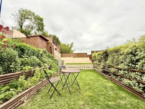 BIEN D’EXCEPTION AU CŒUR DE SAINT-VALERY-EN-CAUX MAISON + ANNEXE + PATIO – VUE PORT – NOUVEAU PRIX 395 000 € HAI