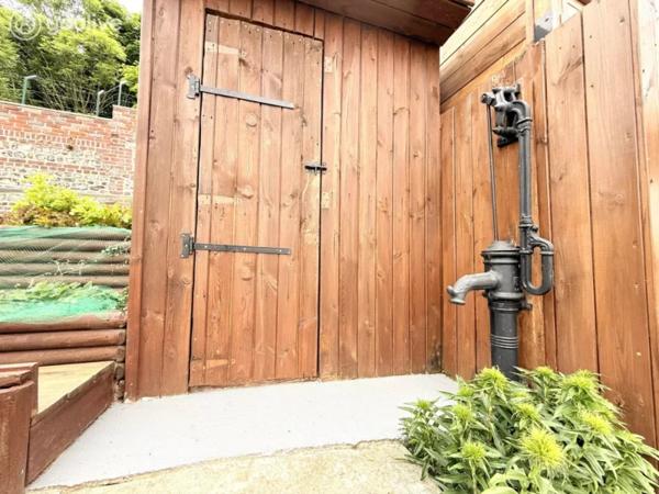 BIEN D’EXCEPTION AU CŒUR DE SAINT-VALERY-EN-CAUX MAISON + ANNEXE + PATIO – VUE PORT – NOUVEAU PRIX 395 000 € HAI