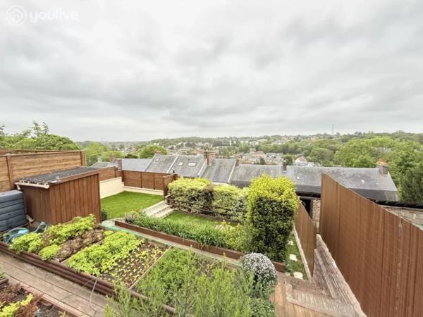 BIEN D’EXCEPTION AU CŒUR DE SAINT-VALERY-EN-CAUX MAISON + ANNEXE + PATIO – VUE PORT – NOUVEAU PRIX 395 000 € HAI