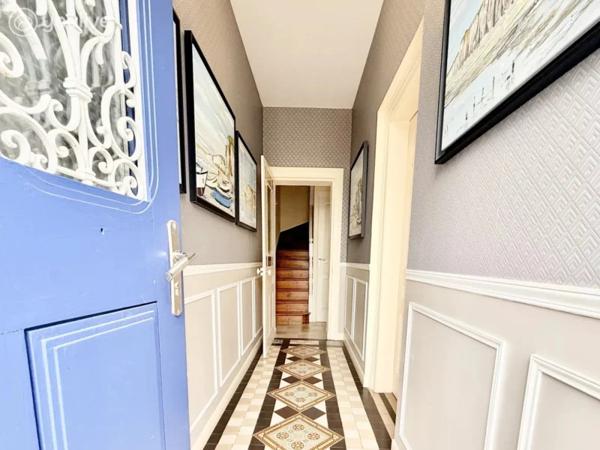BIEN D’EXCEPTION AU CŒUR DE SAINT-VALERY-EN-CAUX MAISON + ANNEXE + PATIO – VUE PORT – NOUVEAU PRIX 395 000 € HAI