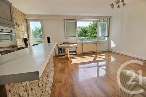 Appartement F2 à vendre  2 pièces - 47,80 m 2   PANTIN  - 93