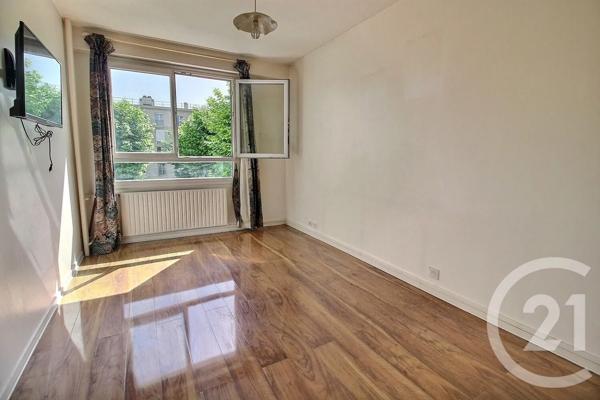 Appartement F2 à vendre  2 pièces - 47,80 m 2   PANTIN  - 93