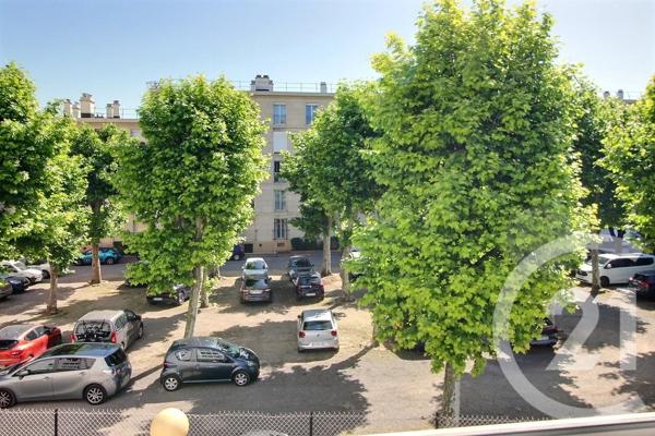 Appartement F2 à vendre  2 pièces - 47,80 m 2   PANTIN  - 93