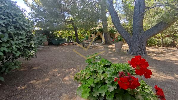 Cavaillon (84300) Propriété individuelle sans vis à vis sur les hauteurs au calme avec vue panoramique, piscine, abri et garage