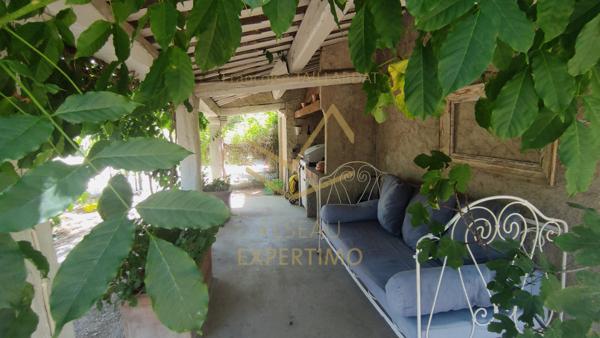 Cavaillon (84300) Propriété individuelle sans vis à vis sur les hauteurs au calme avec vue panoramique, piscine, abri et garage