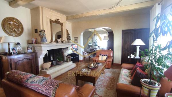 Cavaillon (84300) Propriété individuelle sans vis à vis sur les hauteurs au calme avec vue panoramique, piscine, abri et garage