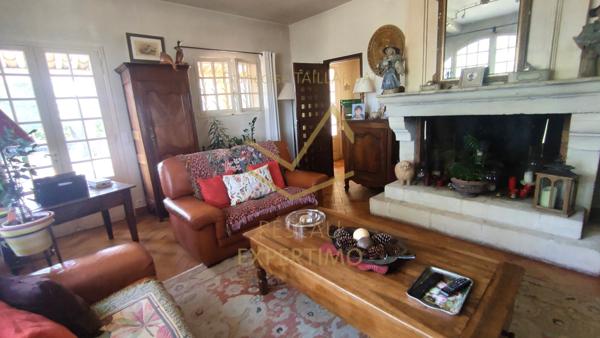 Cavaillon (84300) Propriété individuelle sans vis à vis sur les hauteurs au calme avec vue panoramique, piscine, abri et garage