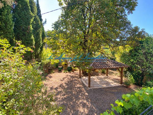 GENERARGUES, Maison de maitre en pierre de 94m2 et un garage de 80 m², le tout sur 1595 m2 de terrain clos ave