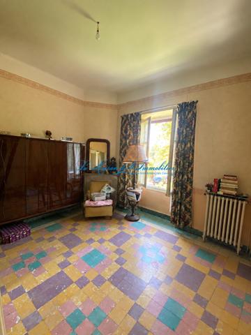 GENERARGUES, Maison de maitre en pierre de 94m2 et un garage de 80 m², le tout sur 1595 m2 de terrain clos ave