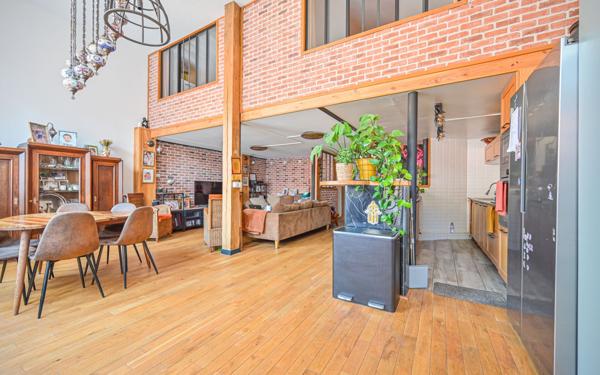 Appartement à vendre    4 pièces • 135 m2 Paris 19