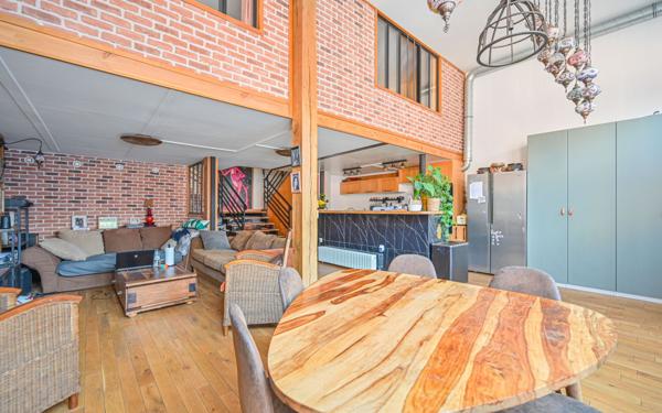 Appartement à vendre    4 pièces • 135 m2 Paris 19