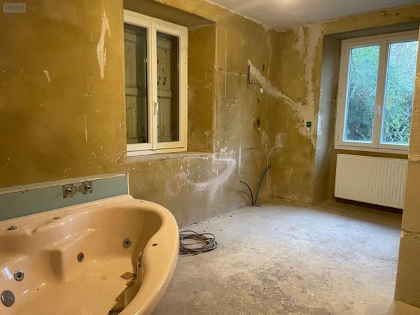 Maison à vendre à Mayrinhac-Lentour dans le Lot (46500), ref : 46030/MAIS/466