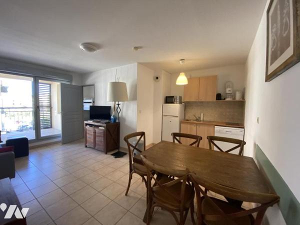 APPARTREMENT et  GARAGE à proximité immédiate du Centre Historique d'UZES