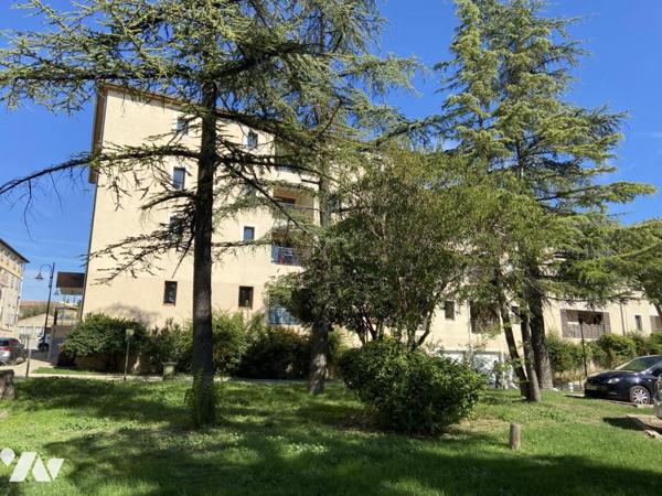 APPARTREMENT et  GARAGE à proximité immédiate du Centre Historique d'UZES