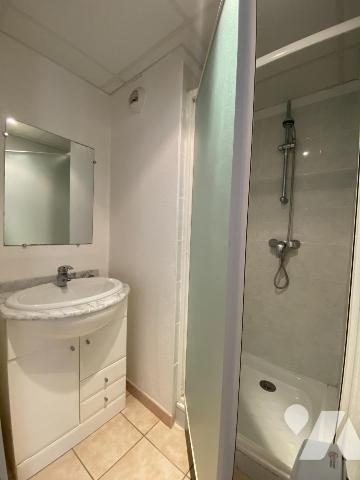 APPARTREMENT et  GARAGE à proximité immédiate du Centre Historique d'UZES