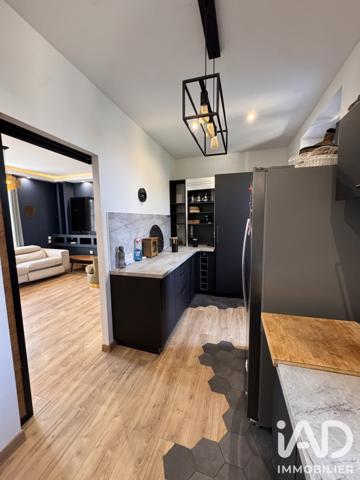 Immeuble à vendre 165 m² Perthes
