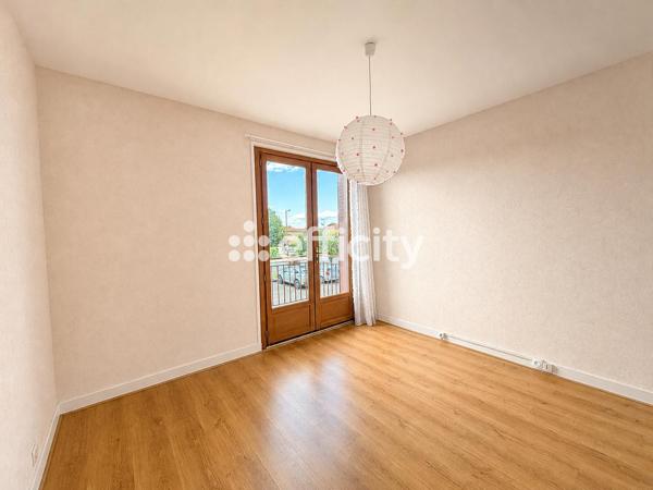 Maison
         5 pièces
        - 74 m² Exclusivité 179 950 € *