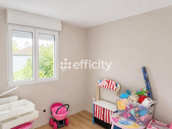 Maison
         5 pièces
        - 74 m² Exclusivité 179 950 € *