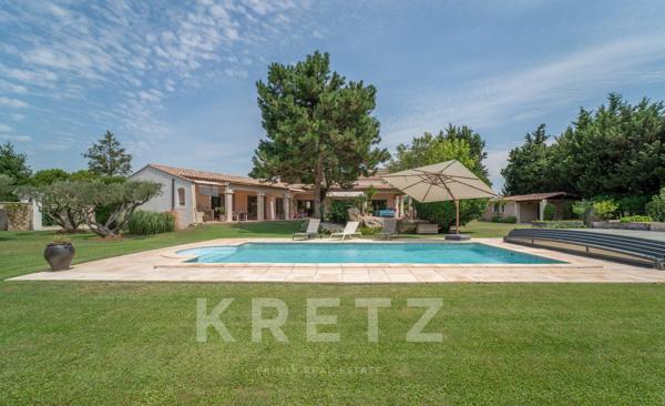 Bastide provençale de prestige avec piscine, maison d'amis et terrain paysager de 2 500 m² à vendre
