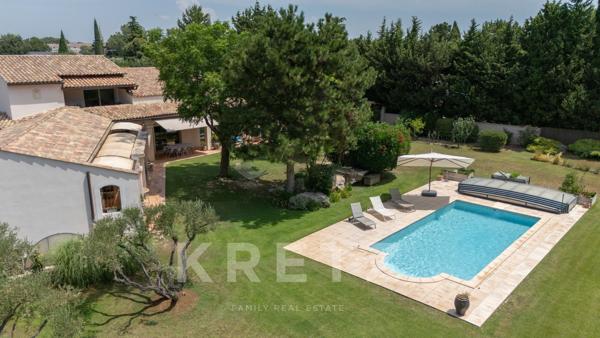 Bastide provençale de prestige avec piscine, maison d'amis et terrain paysager de 2 500 m² à vendre