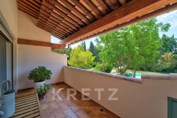 Bastide provençale de prestige avec piscine, maison d'amis et terrain paysager de 2 500 m² à vendre