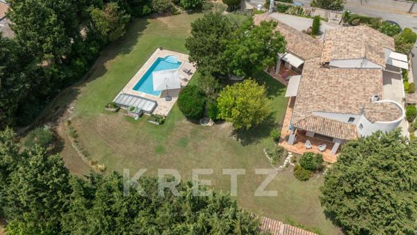 Bastide provençale de prestige avec piscine, maison d'amis et terrain paysager de 2 500 m² à vendre