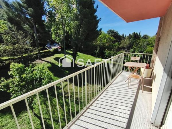 T6 de 114m2 plein sud avec balcon, sans vis-à-vis