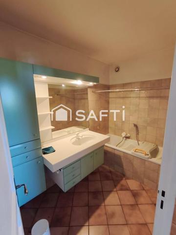 T6 de 114m2 plein sud avec balcon, sans vis-à-vis