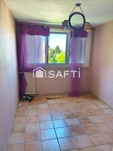 T6 de 114m2 plein sud avec balcon, sans vis-à-vis