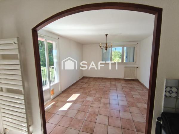 T6 de 114m2 plein sud avec balcon, sans vis-à-vis