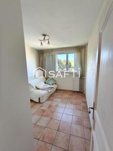 T6 de 114m2 plein sud avec balcon, sans vis-à-vis