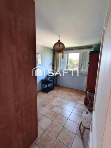 T6 de 114m2 plein sud avec balcon, sans vis-à-vis