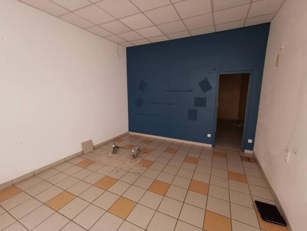 Location Local commercial37 m² - LUCON (85400)