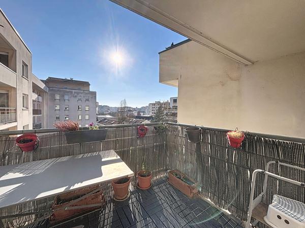 Appartement Type T3 69m² en étage élevé, cave, garage en sus