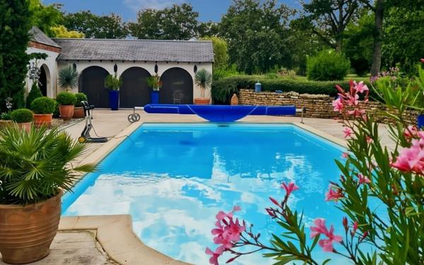 Maison à vendre    9 pièces • 295 m2 Vignoux-sur-Barangeon